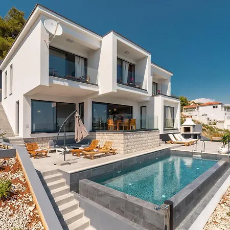 White House Villa