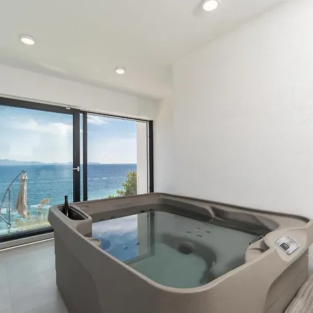 White House Villa *