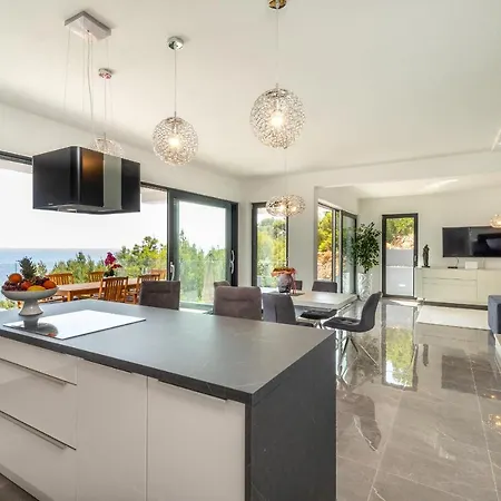 Villa White House Blato (Korcula)