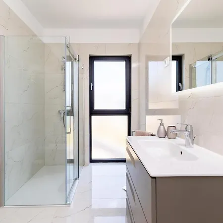 White House Villa *