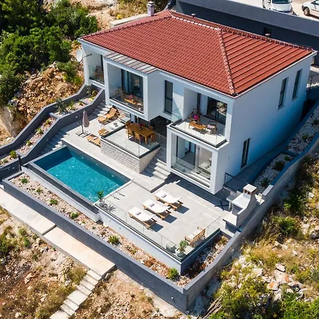 White House Villa