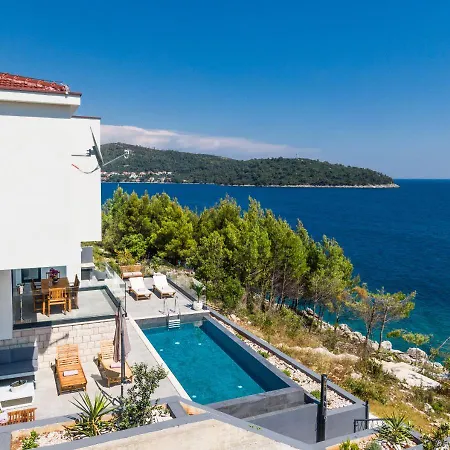 White House Villa