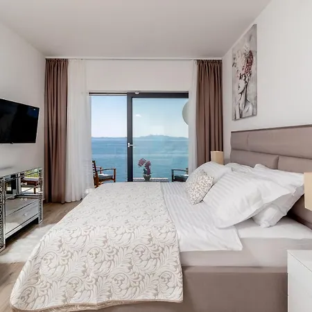 White House Villa *